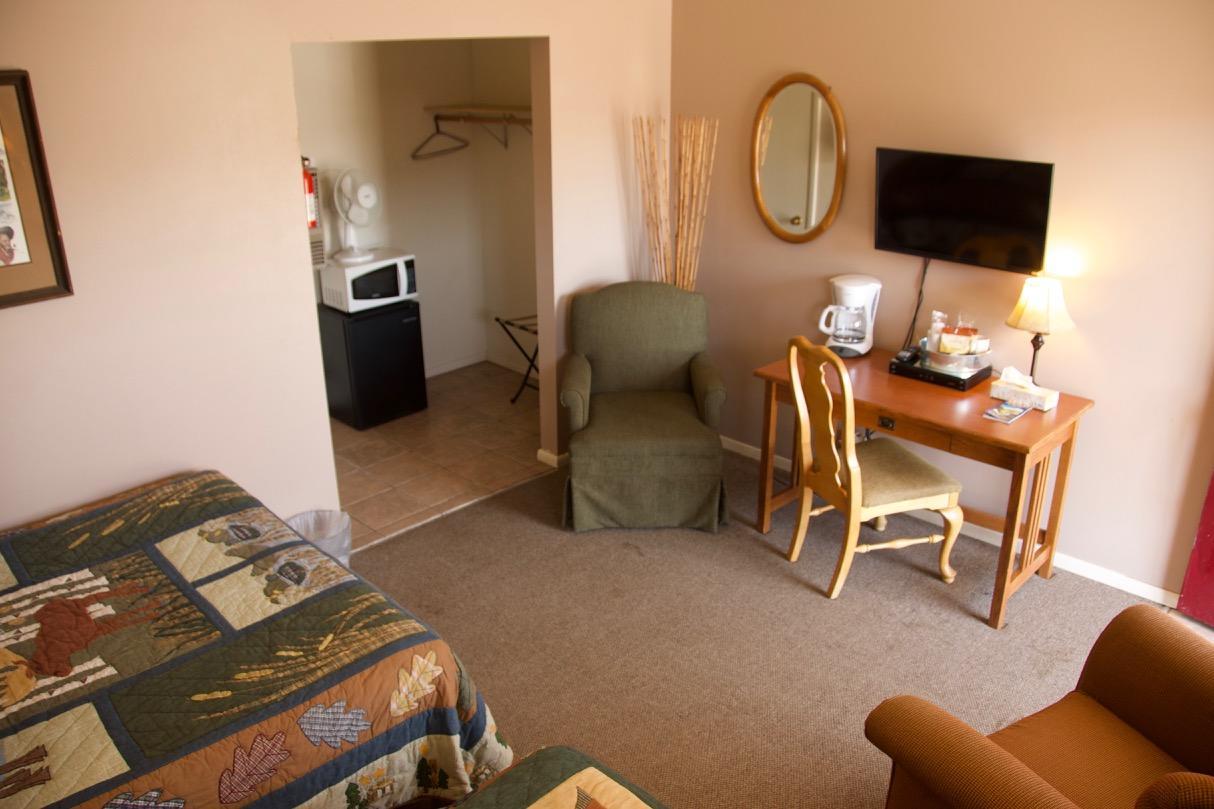 غرب يلوستون Yellowstone Holiday Motel المظهر الخارجي الصورة