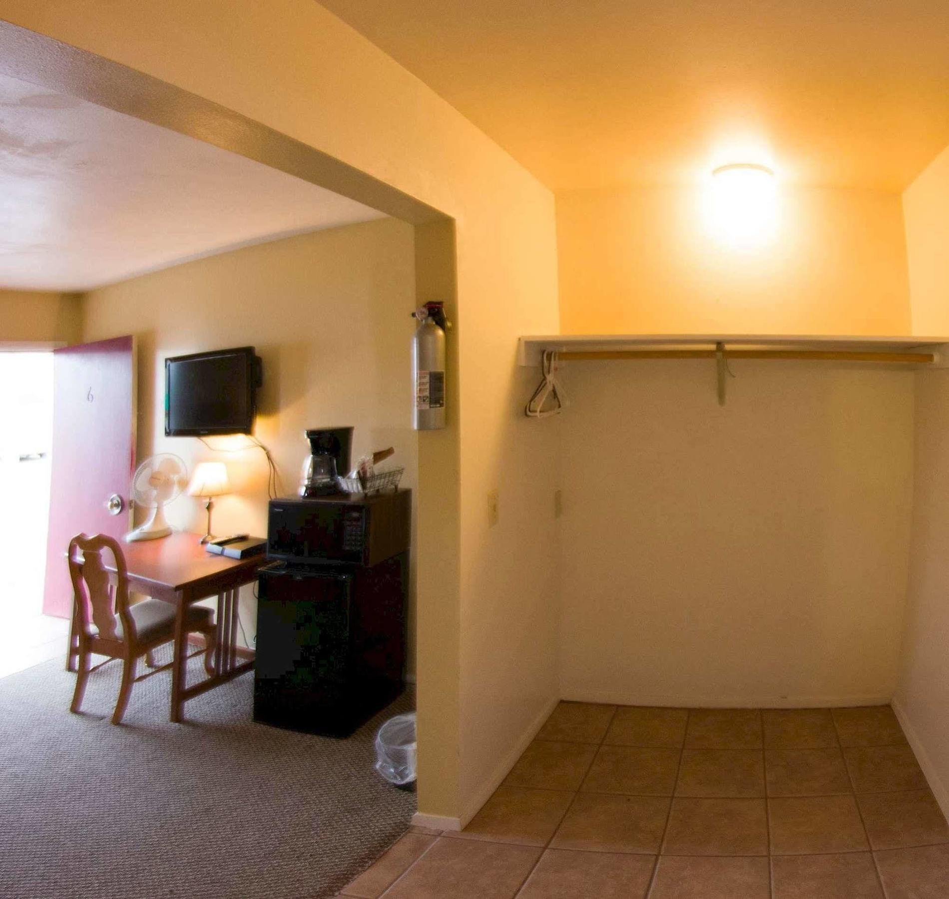 غرب يلوستون Yellowstone Holiday Motel المظهر الخارجي الصورة