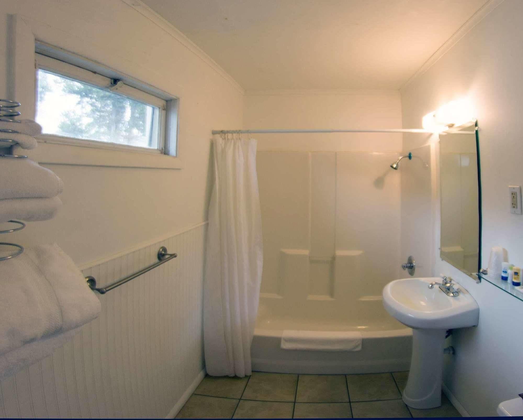 غرب يلوستون Yellowstone Holiday Motel المظهر الخارجي الصورة
