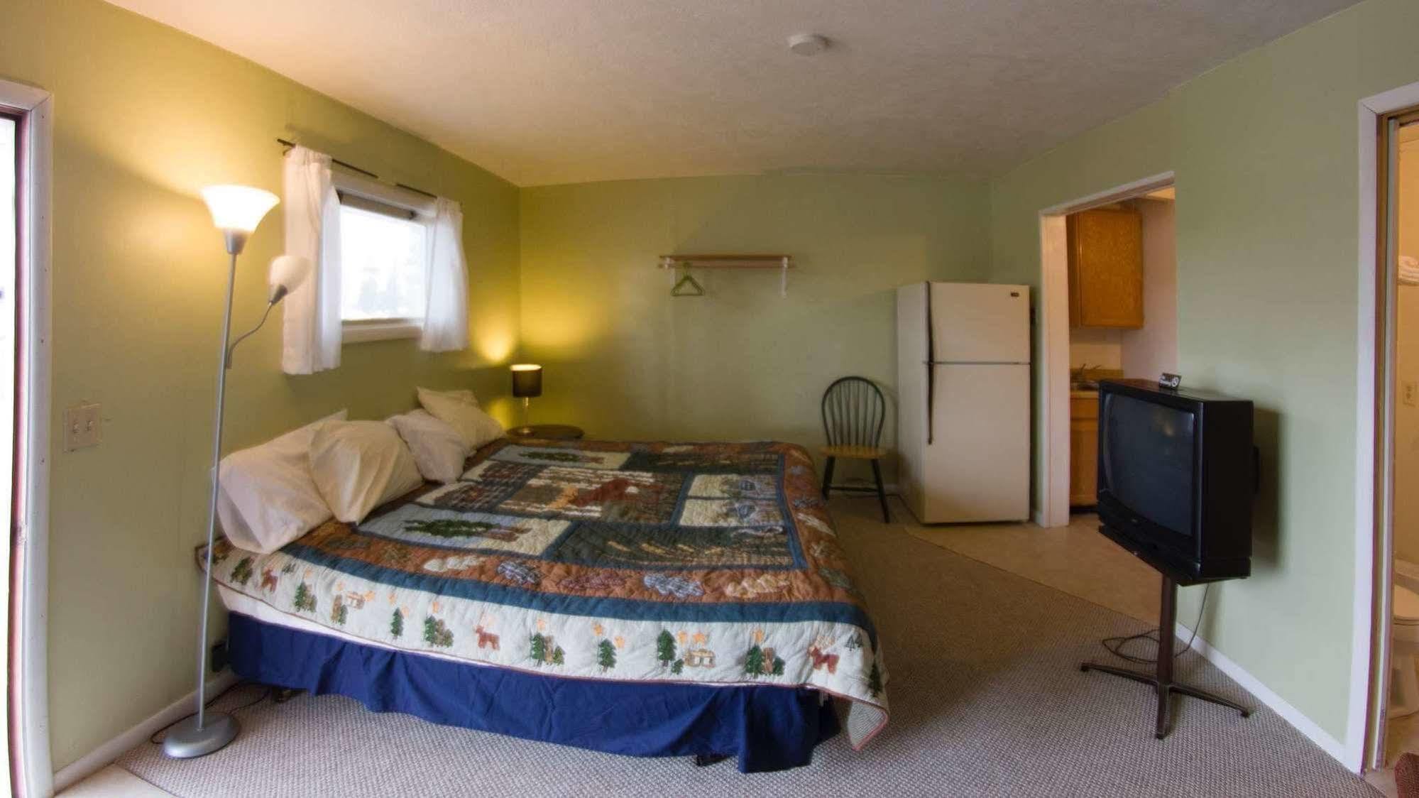 غرب يلوستون Yellowstone Holiday Motel المظهر الخارجي الصورة