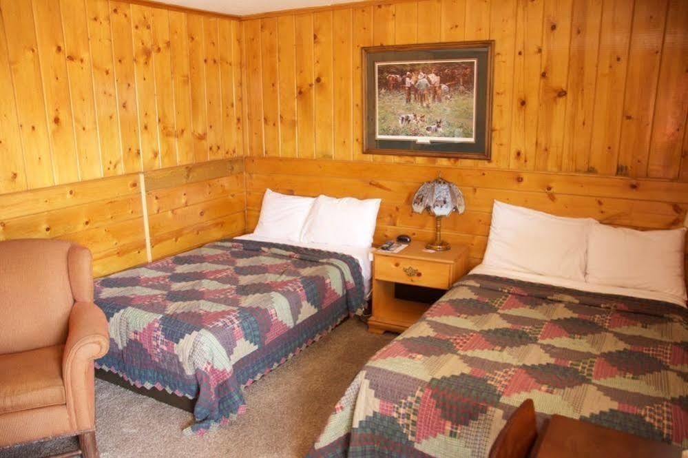 غرب يلوستون Yellowstone Holiday Motel المظهر الخارجي الصورة